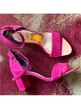 NWB Ted Baker “Sheah” Suede Block Heel Sandal